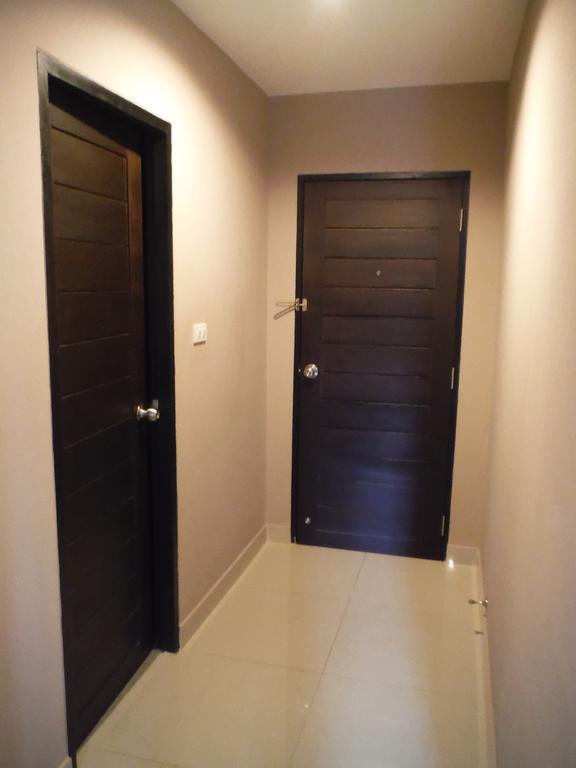 Shooters Guesthouse Pattaya Quarto foto
