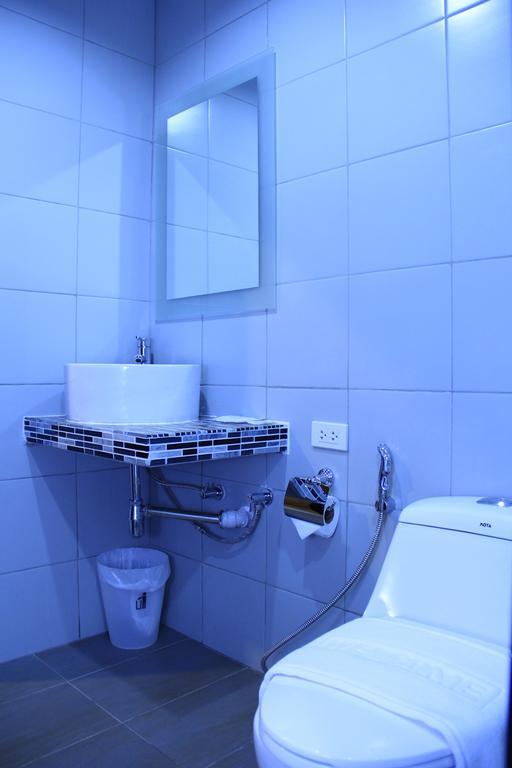 Shooters Guesthouse Pattaya Quarto foto